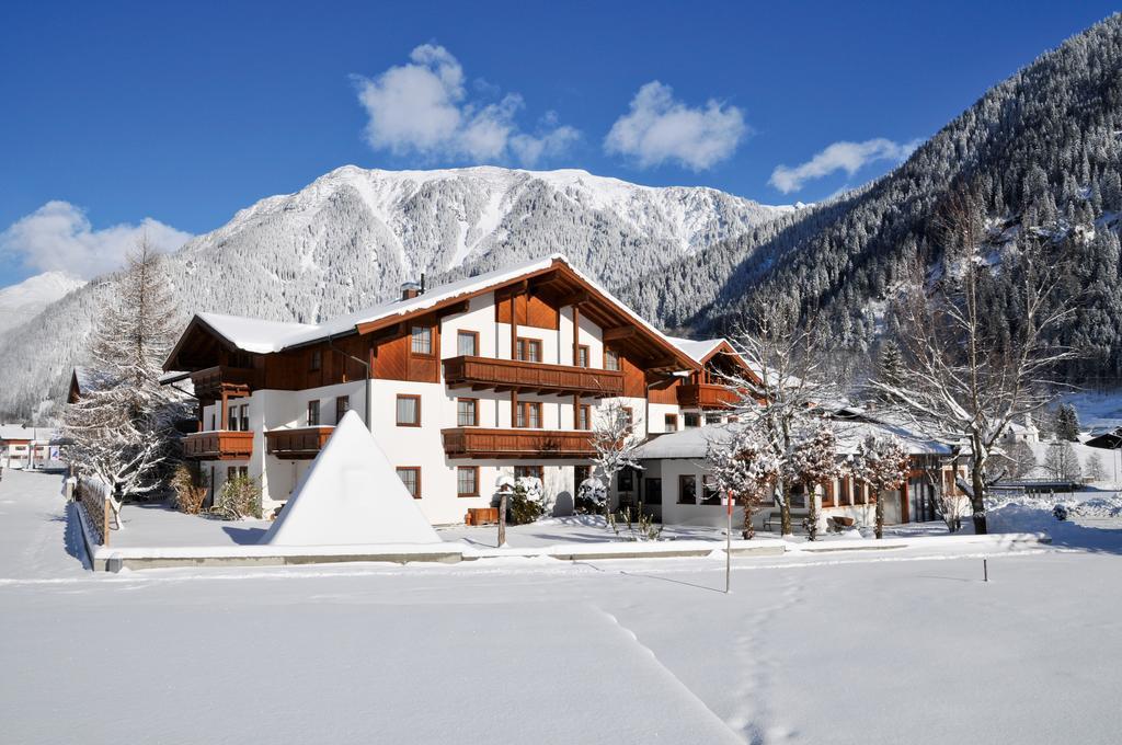 Landhotel Aelpili Gaschurn Buitenkant foto